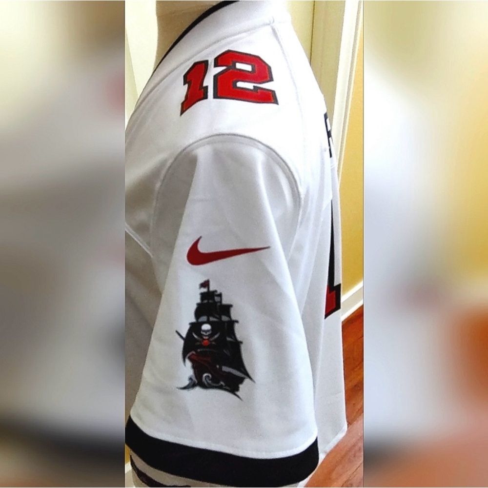 NFL Tom Brady #12 Buccaneers Jersey - Picture 3 of 5